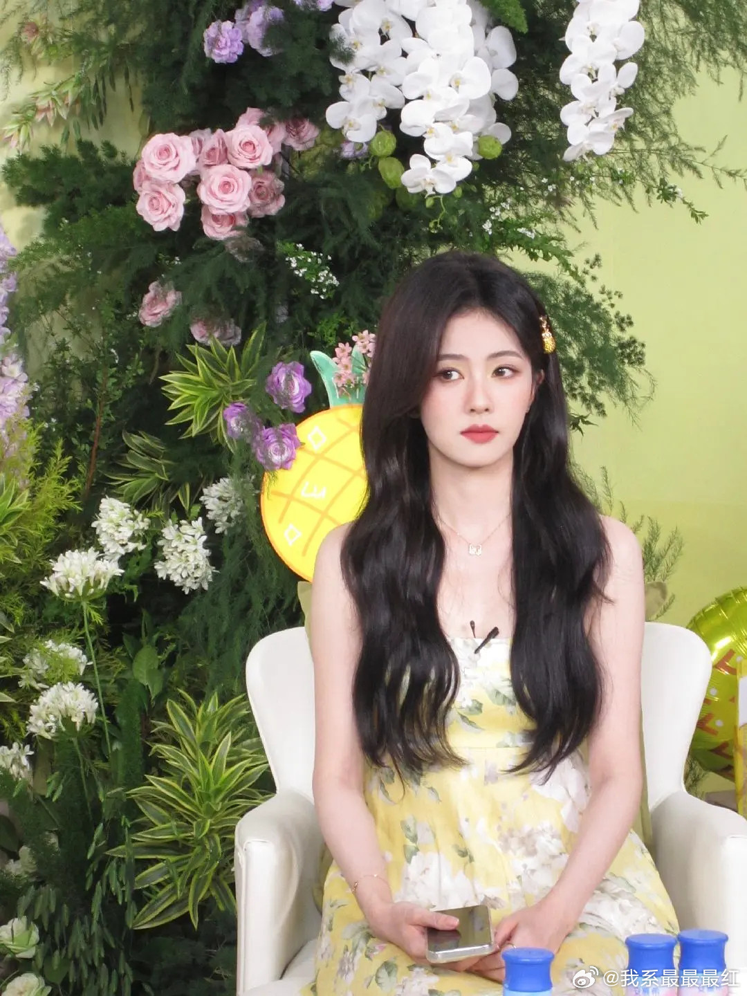 白鹿今日直播造型是甜甜的菠萝味🍍白鹿​​​