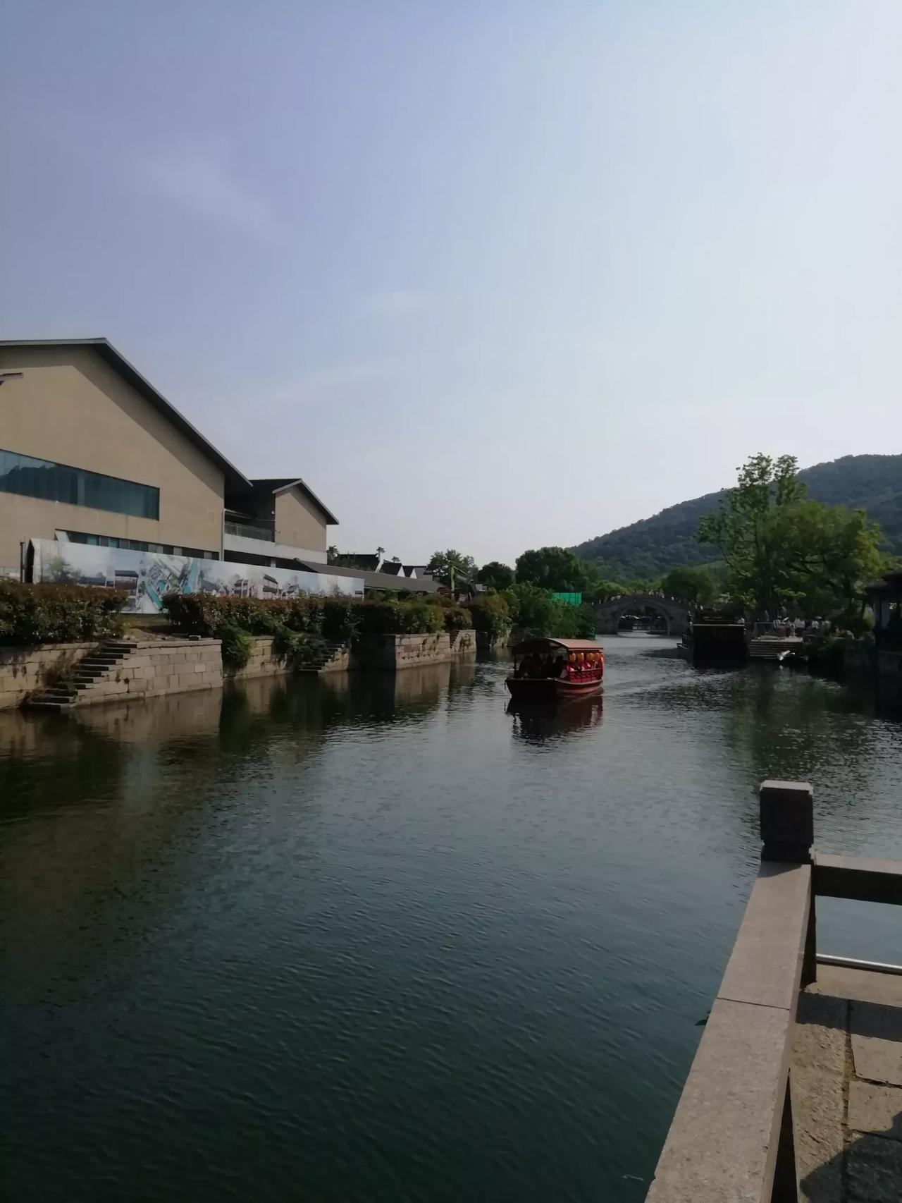 分享一张最近随手拍的照片这是五一节去惠山古镇拍的，因为五一节人太多了，我没去，是