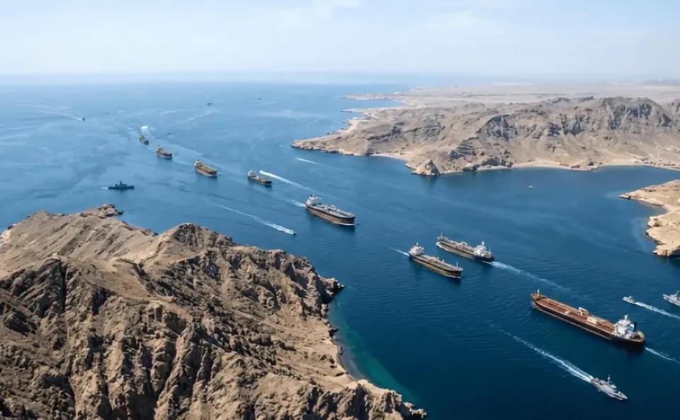 霍尔木兹海峡又出状况！日本货轮效仿希腊货船的操作，关闭应答机想悄悄闯关，结果偷鸡