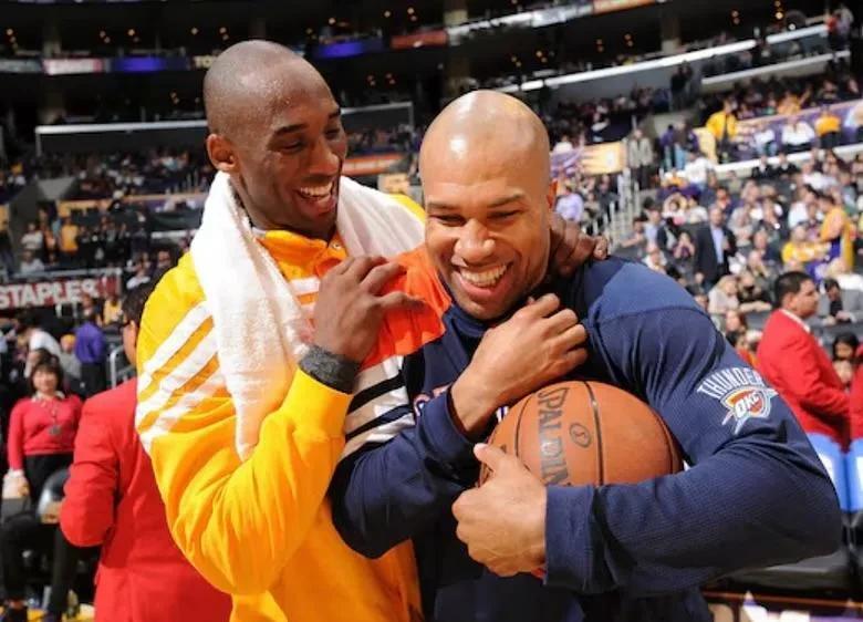 前NBA球员费舍尔更新Ins，晒出一组和科比的合影与球迷分享。德里克-费舍尔和