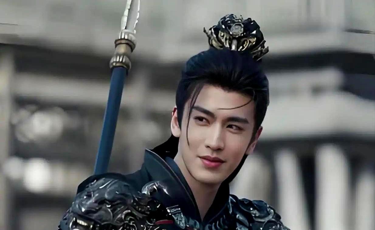 2026年的古装剧，终于不再靠贩卖工业糖精来收割流量。一个背负血仇的落难侯