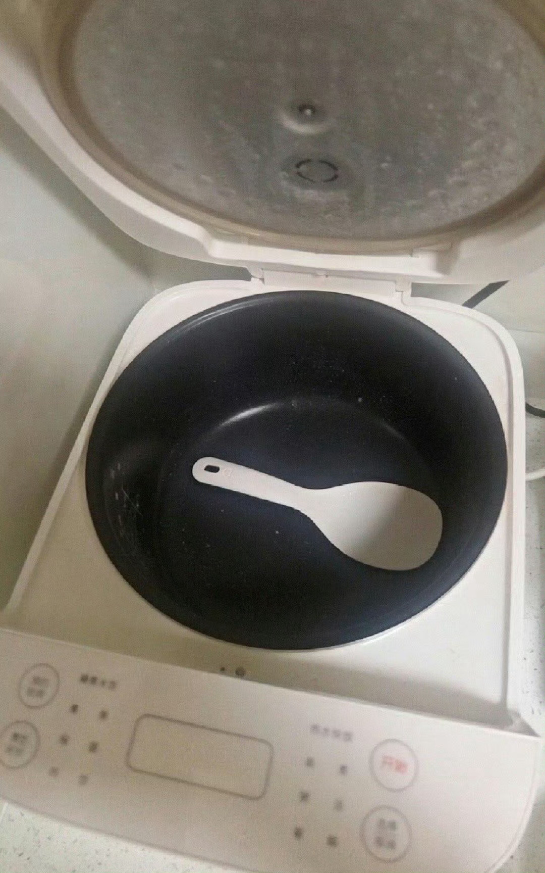 半夜十一点下班老婆不给我做饭吃我在为谁拼命