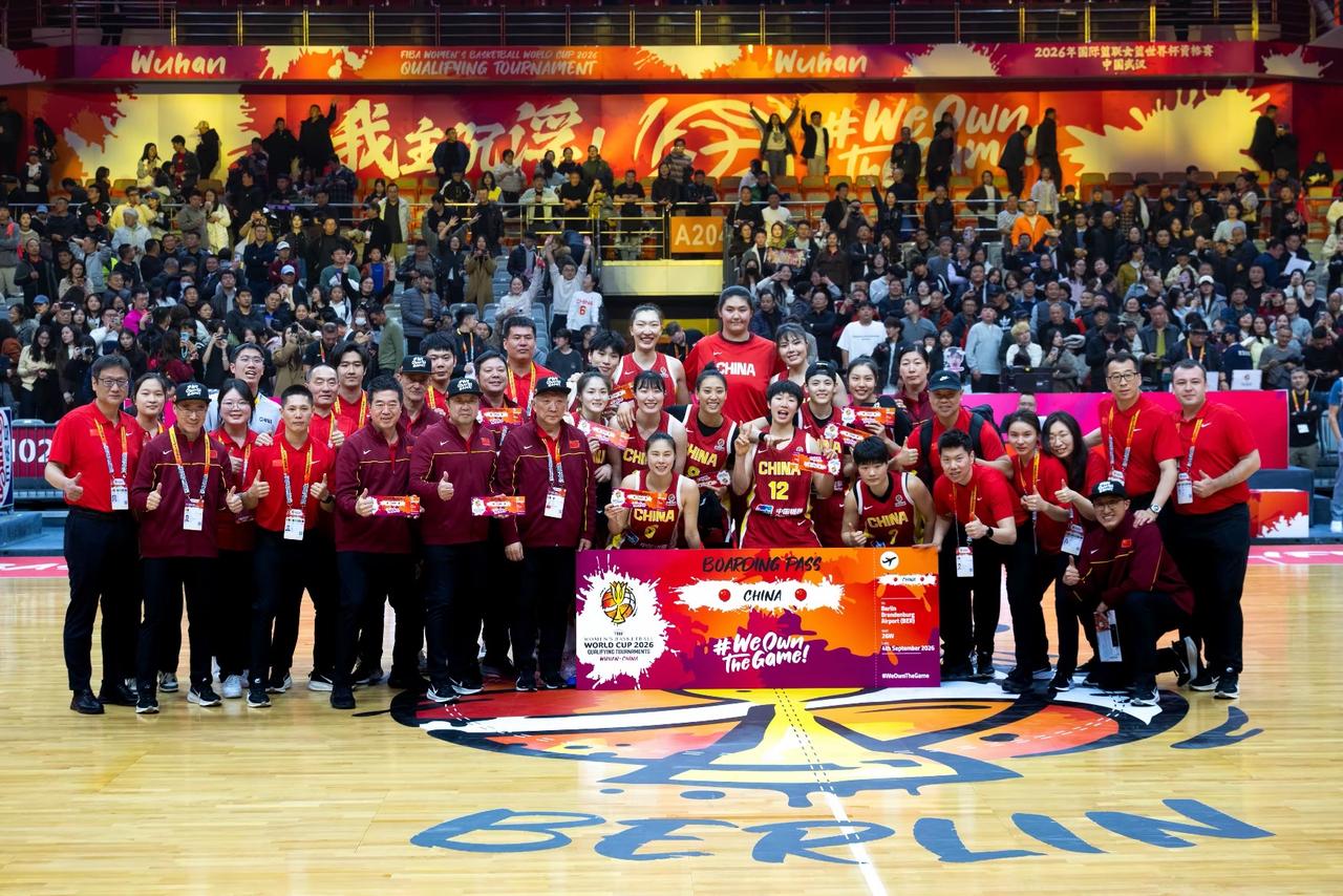 中国女篮教练就不应以新老交替为说辞因为当前的这支中国女篮距离“新老交替”的说