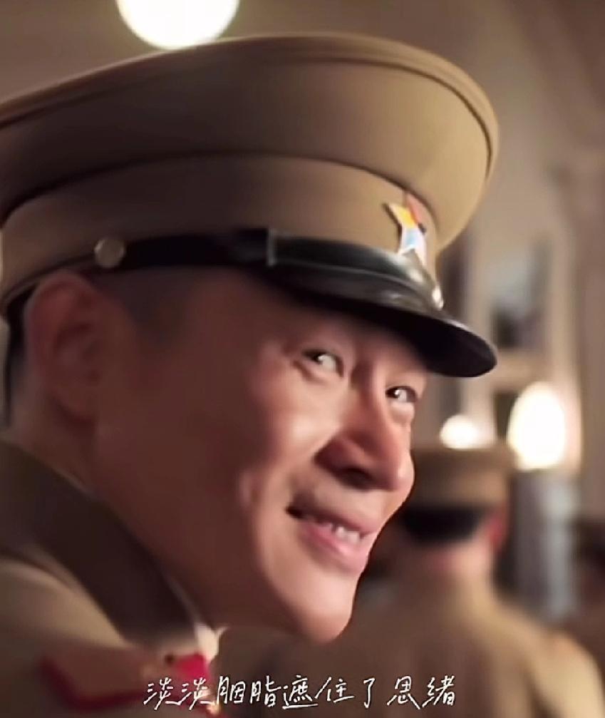 没想到，一部剧的成功竟让演技派余皑磊“躺着也中枪”！因在《沉默的荣耀》中饰演反派