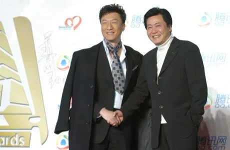 1998年，拍《永不瞑目》时，导演赵宝刚突然大发雷霆，指着孙红雷骂道：“把这个猖