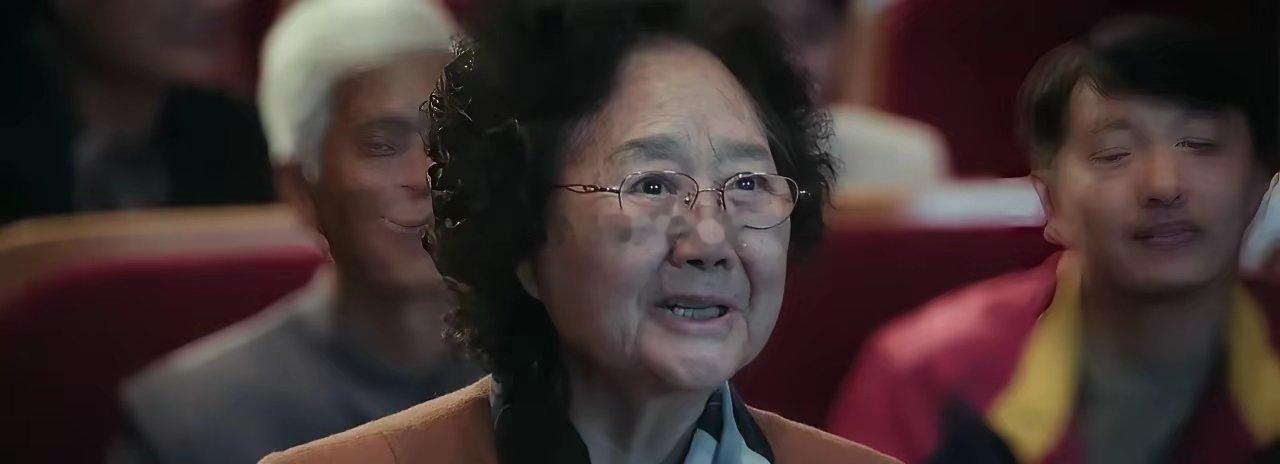 今天主角电视剧里的李老师是王大治的妈妈秦腔演员焦瑞霞