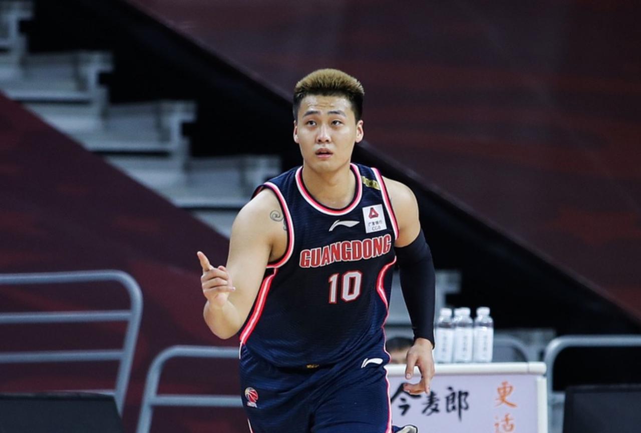 赵睿说得有道理！广东男篮首战16分大胜山东男篮后，有球迷表示广东男篮并没有展现