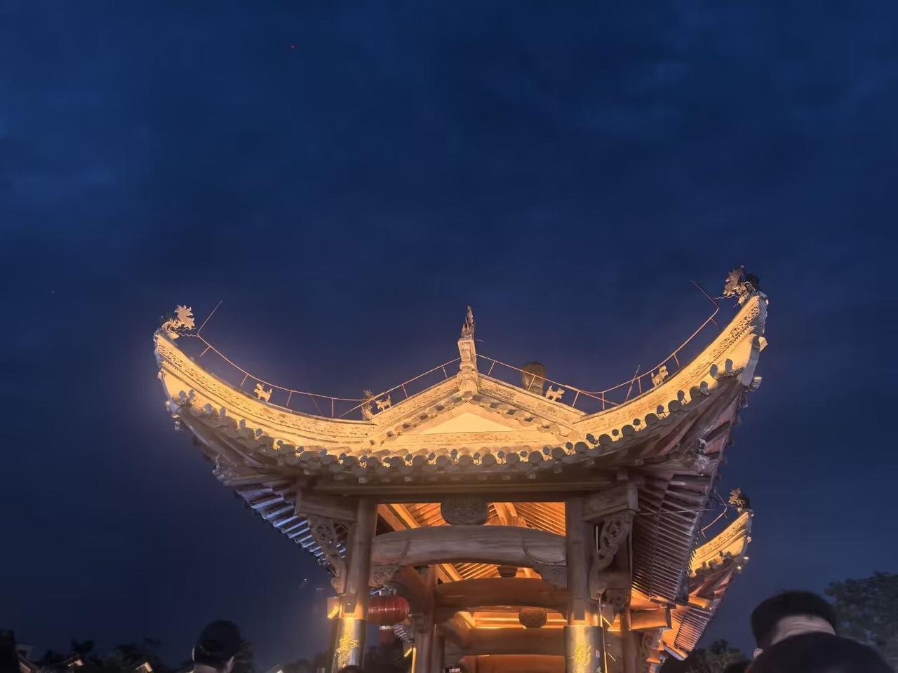 国企腐败无处不在2024年3月，中国航材原董事长任宇带队7人在德国完成公务准备