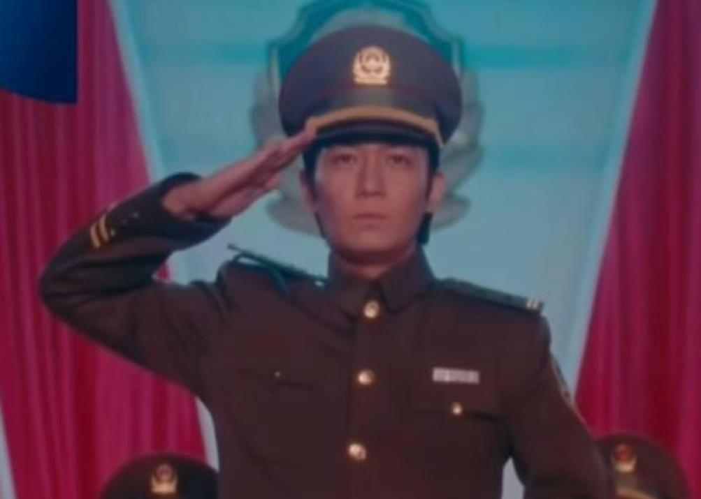炸裂！朱一龙成金熊猫奖首位华人影帝！家人们，9月13日晚第二届金熊猫奖盛典在成