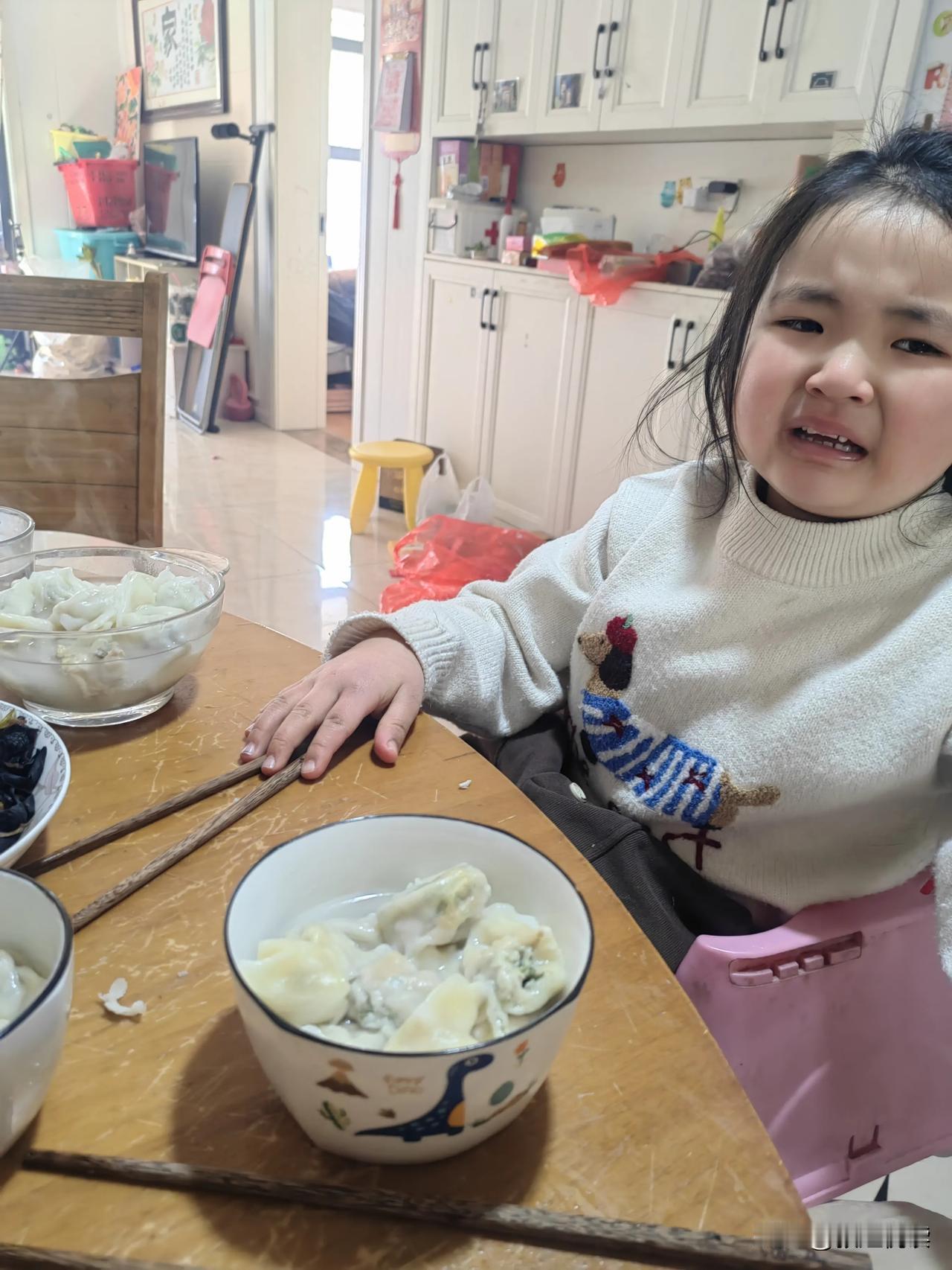 我不要吃饺子，就不要吃饺子，早饭吃饺子，中午还吃饺子，昨天晚上也是吃的饺子，我不