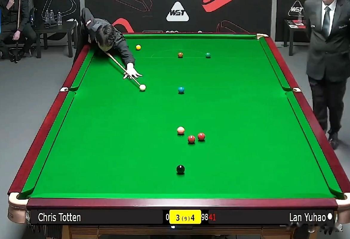 蓝裕豪5-3击败克里斯·托顿，晋级德国大师赛资格赛第二轮。蓝裕豪1-3落后连赢4