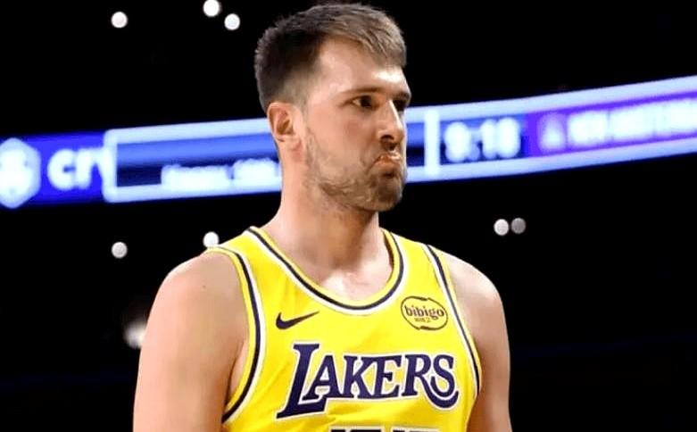 数据不会说谎，艾顿被严重低估了。球队现在太依赖外线了，可看看最近的状态：一个