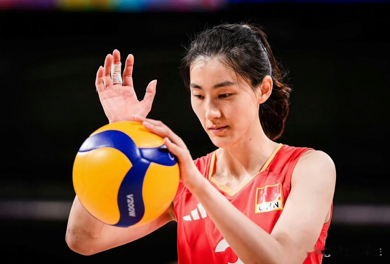 明知道刁琳宇有伤，为什么还招入中国女排队中，姚迪不香吗？许晓婷不香吗？没有健康的