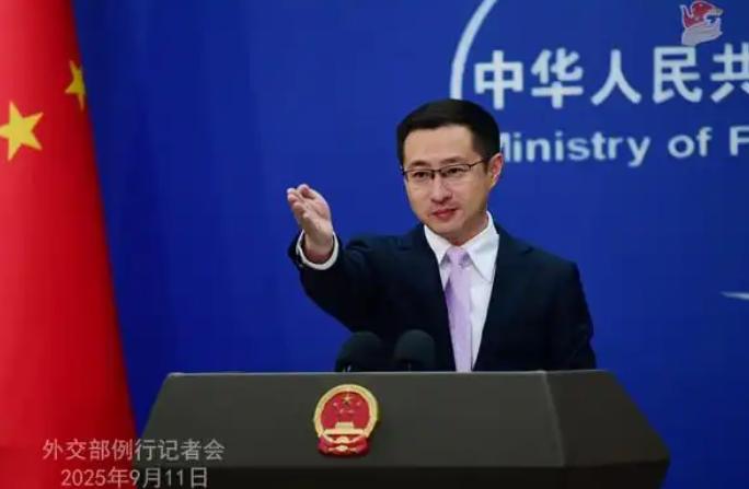 英国最大代表团来访，对华提出一个条件，中国要求英方对等回应。英国大臣率团访华，竟