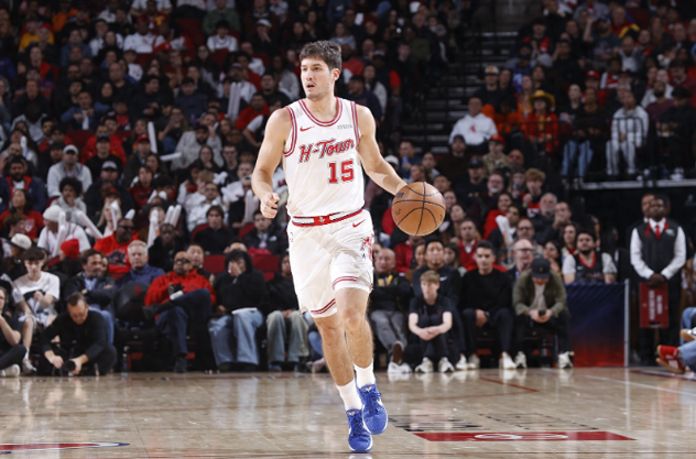 小谢这个小伙子，有个大问题什么身体单薄，速度慢都不说，现在有个致命问题前