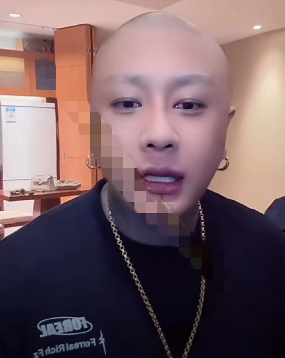 f/z直白呵斥刘二狗、可乐“自导自演”抢T佑热度！回到酒店，f/z开播直白说他