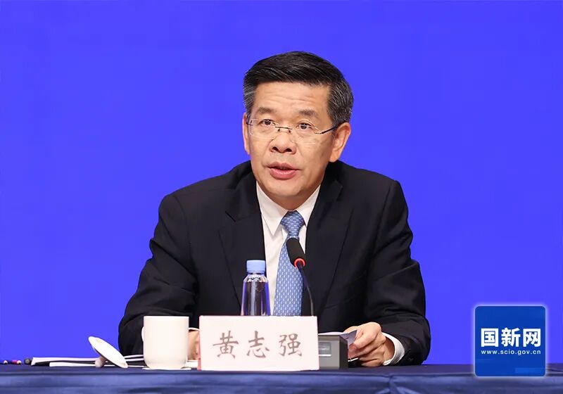 中央决定, 黄志强履新职