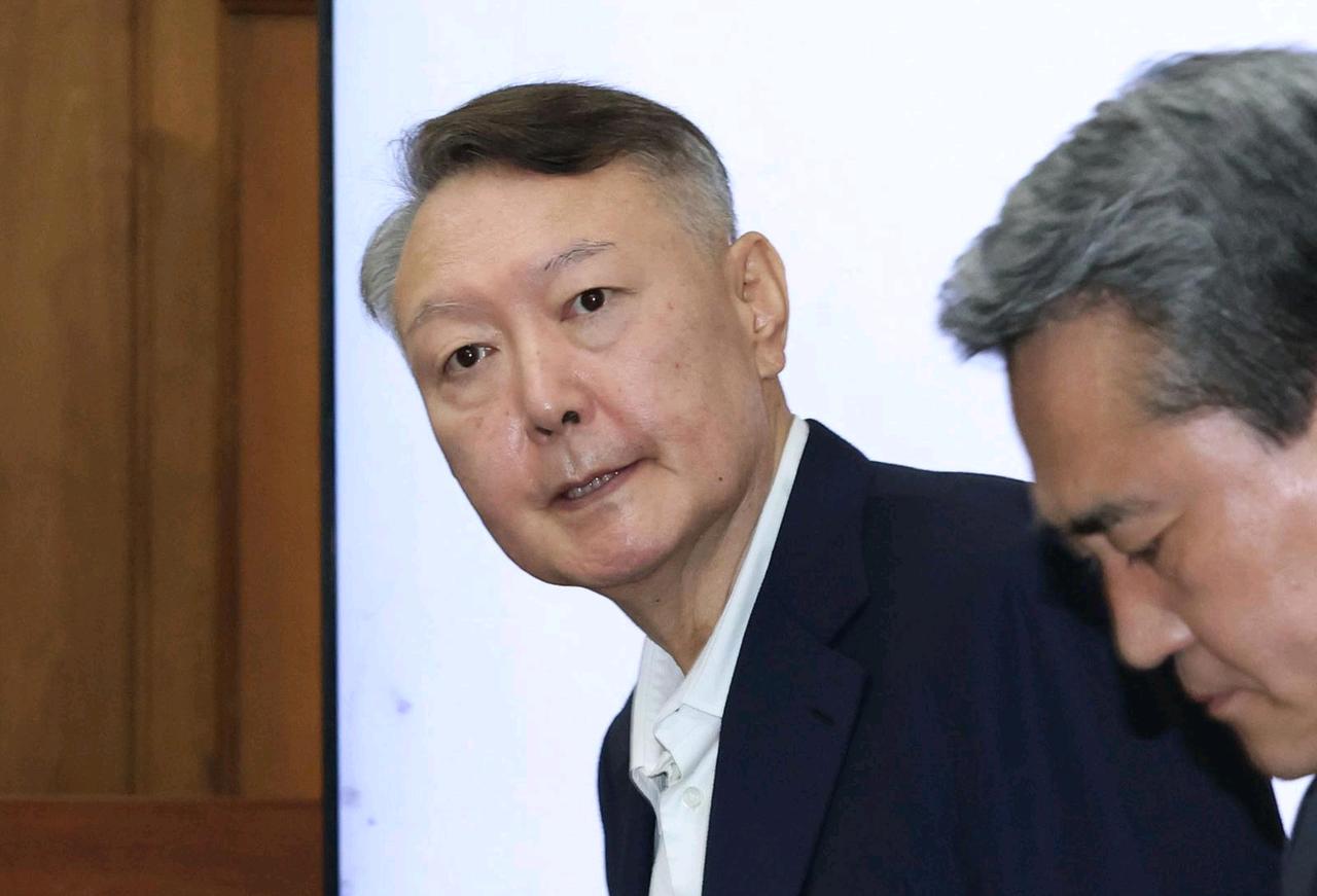 韩国媒体消息,10月31日,韩国前总统尹锡悦在“妨碍逮捕”嫌疑第4次庭审中,因特