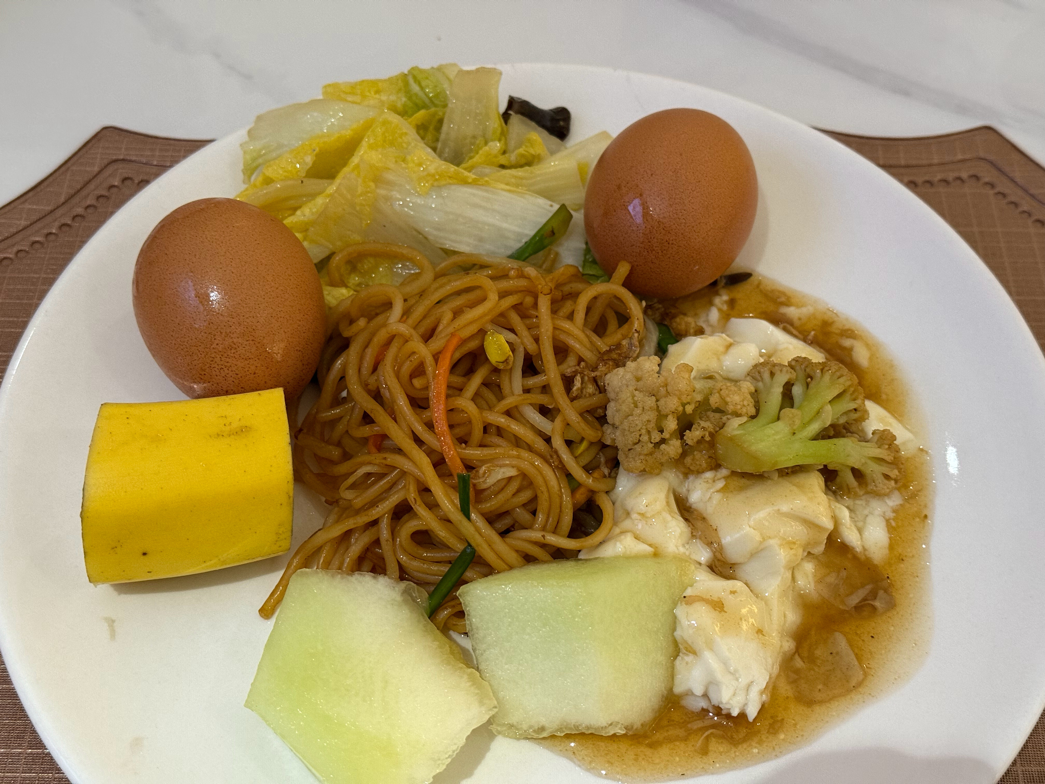 蛋必须吃两个，不然偏坠美式必须配红茶，不然不够劲​​​