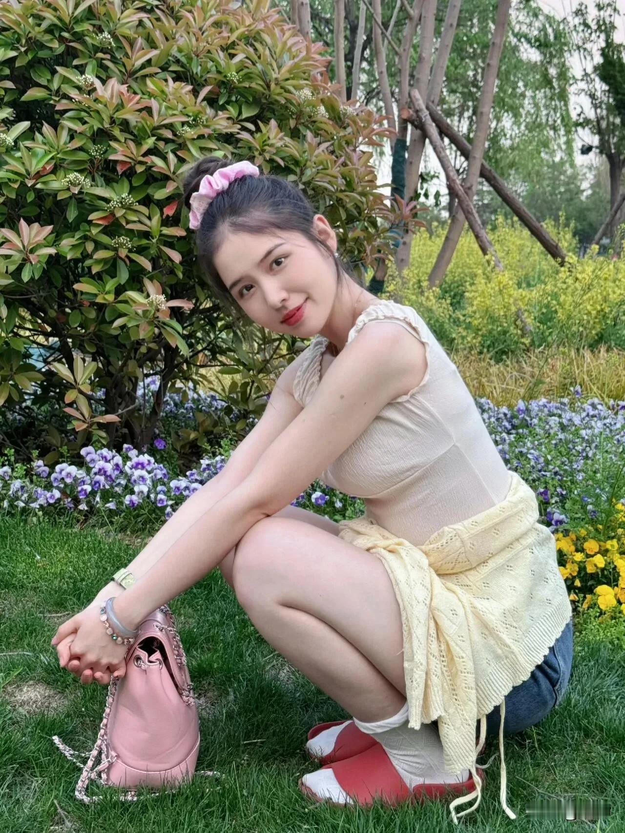 野餐day这么好的天气当然要出门溜溜自己啦懒人拖鞋拯救一切外出不舒服～科