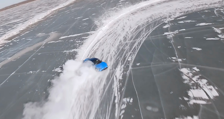 看了一段儿小米新SU7在崇礼漂移的视频，🍋🍋酸了。特别喜欢在这种冰雪大景