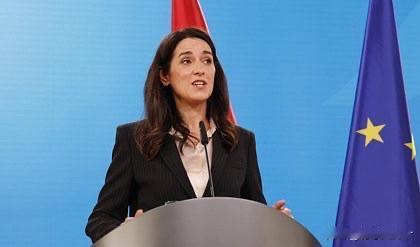 据俄新社报道，匈牙利外长安妮塔·奥尔班喊话乌克兰。她强调，如果乌克兰不修改匈牙利