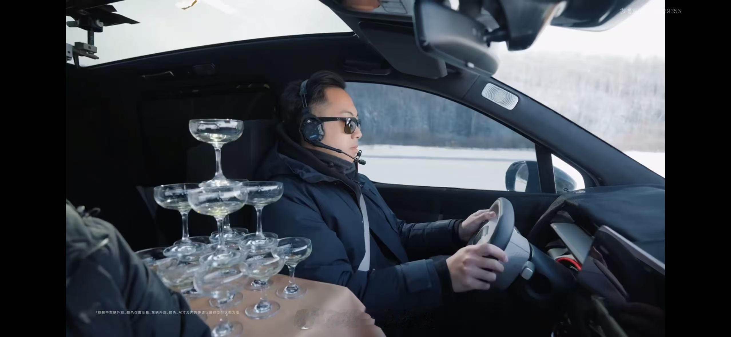 蔚来ES9天行底盘解决了大型SUV两个最大的痛点——难开、颠簸。开起来像小车