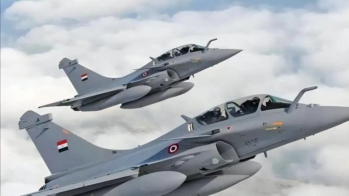 有网友提出了一个十分有趣的问题，“如果两岸发生战争，台湾会不会有部队起义”，答案