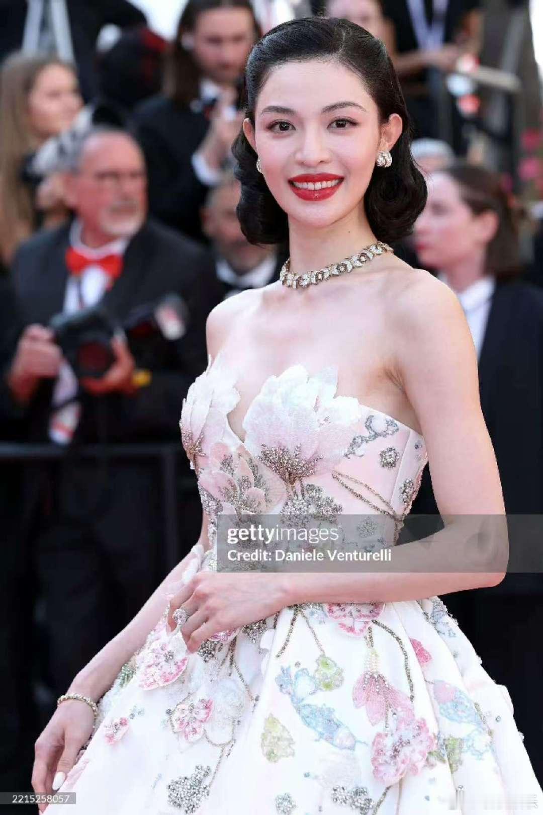 钟楚曦东方花仙子钟楚曦戛纳红毯东方花仙子钟楚曦戛纳电影节红毯东方花仙子具象化，