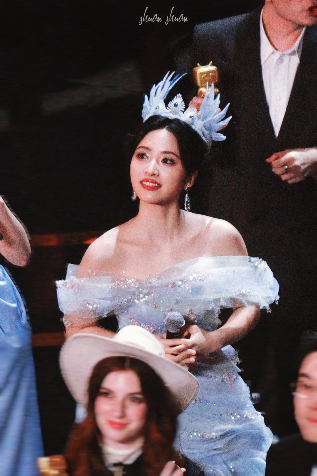 沈月吃了900多岁的盐穿越千年的美味！沈月品尝用北宋卓筒井盐烤制的古法盐烤鱼，