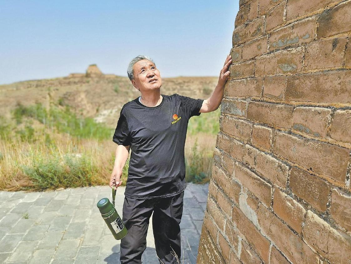 十七年戍边守国，二十年扎根护城！老兵用余生守住百里明长城刘东厚，1974年