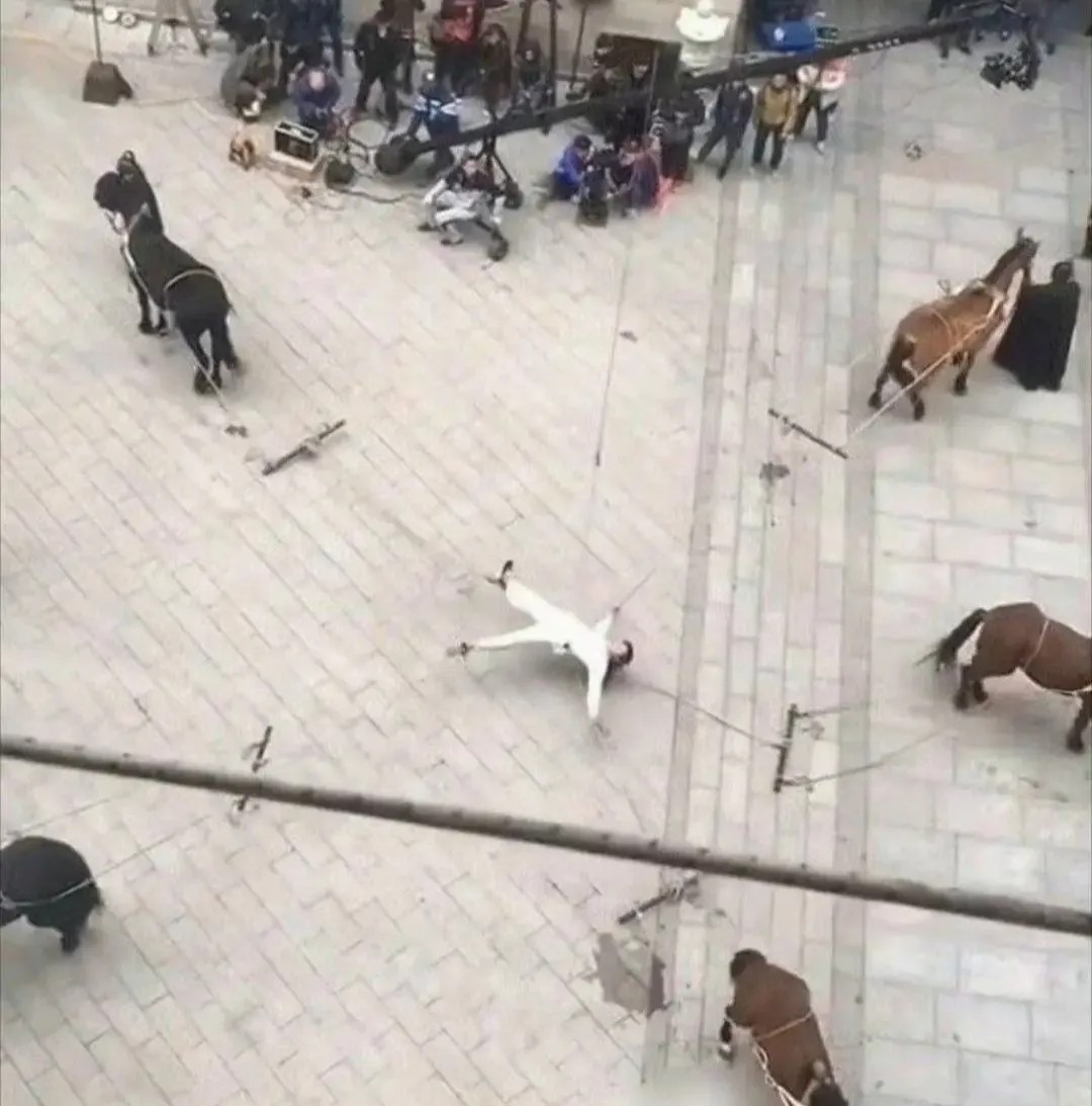 原来古代的五马分S是这样的！图二上面是你以为的，下面是实际的。
