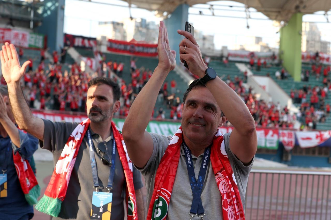 拉莫斯，中超最佳主教练有点意外？河南主教练拉莫斯获得今年中超的最佳主教练，有点