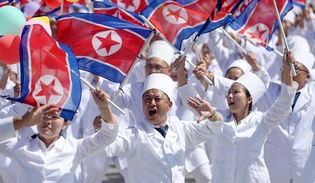 美国曾不敢动朝鲜是天大谎言，中俄周边国家都是四面受敌，一旦开战，不是朝鲜能不能承