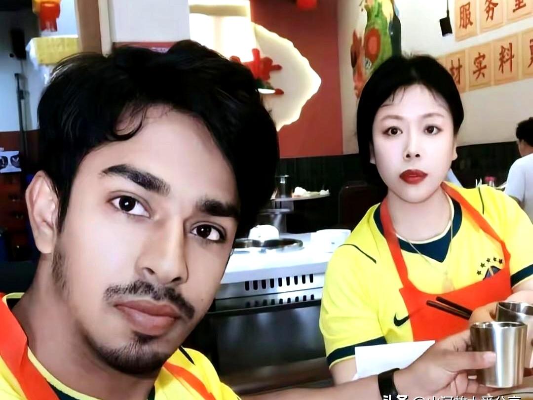 亲爹宁愿缺席婚礼也不愿意送上祝福，这跨国婚姻到底有多大魔力，能让一个四川姑娘把网