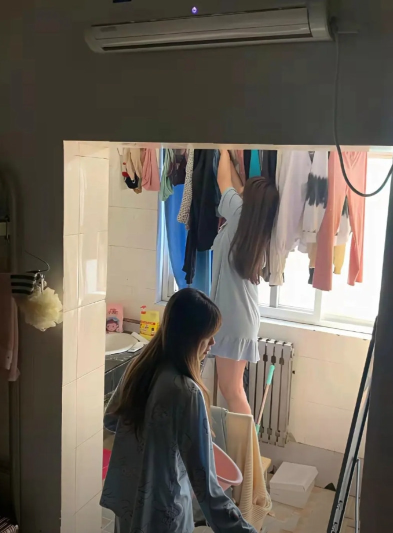 原来大学宿舍人这样的啊？