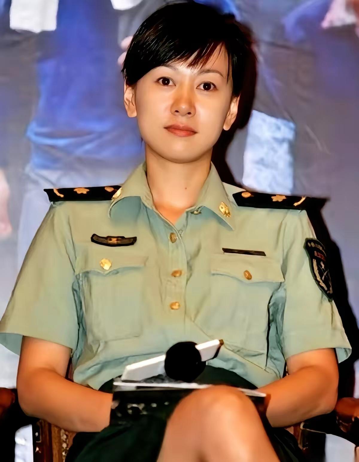 说出来你可能不信，一个如今快50岁、孑然一身的女演员，曾经最大的梦想，是30岁前
