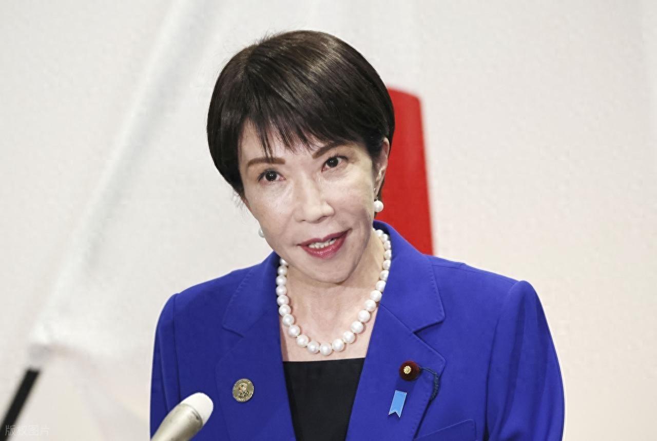 谈不拢就打！中国正式下达第77号令，对日涨价开始，高市故作镇定商场如战场，枪