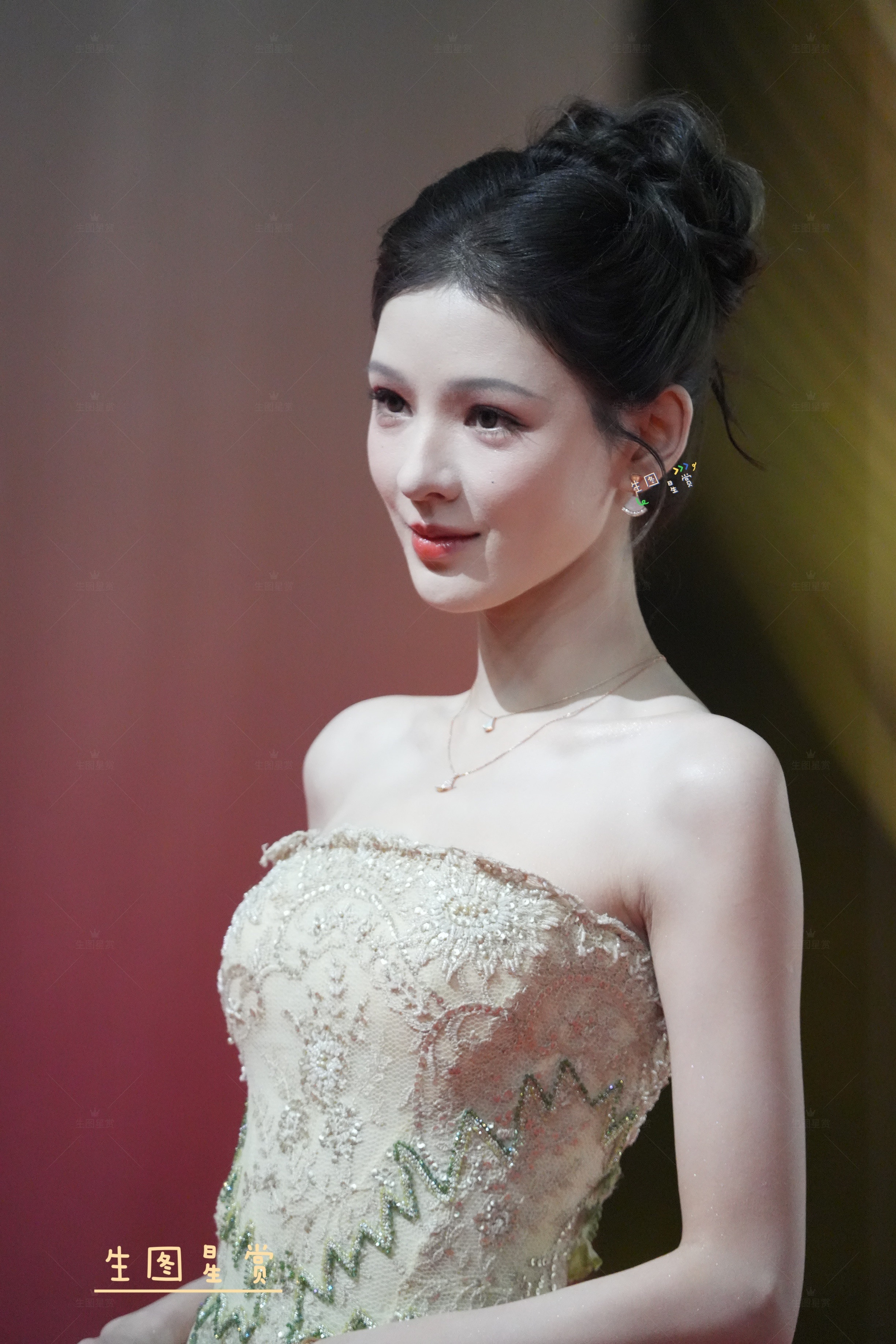 张予曦国剧盛典掉落一些碎片美成雕塑的阿瓜🍉张予曦国剧盛典红毯美到失语张予曦