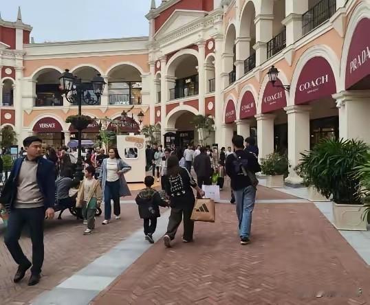 五一还没到，社会上就出现了三个反常现象，风向彻底变了！​​第一，打算国外游的