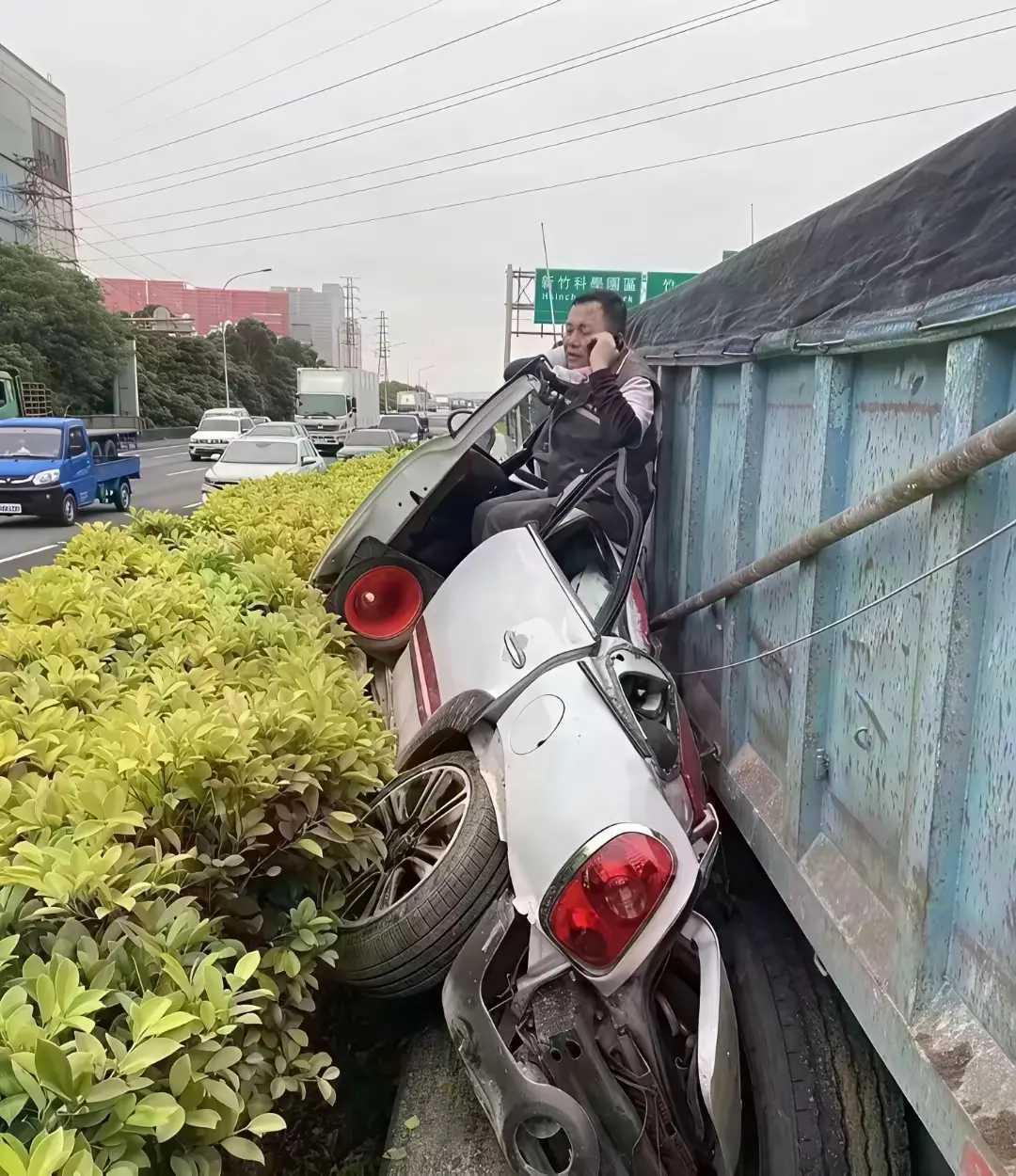 上辈子拯救了银河系吧？