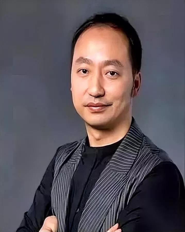 你熬3天大夜没人记得迟到1分钟全公司都知道。现在多少办公软件说是给打