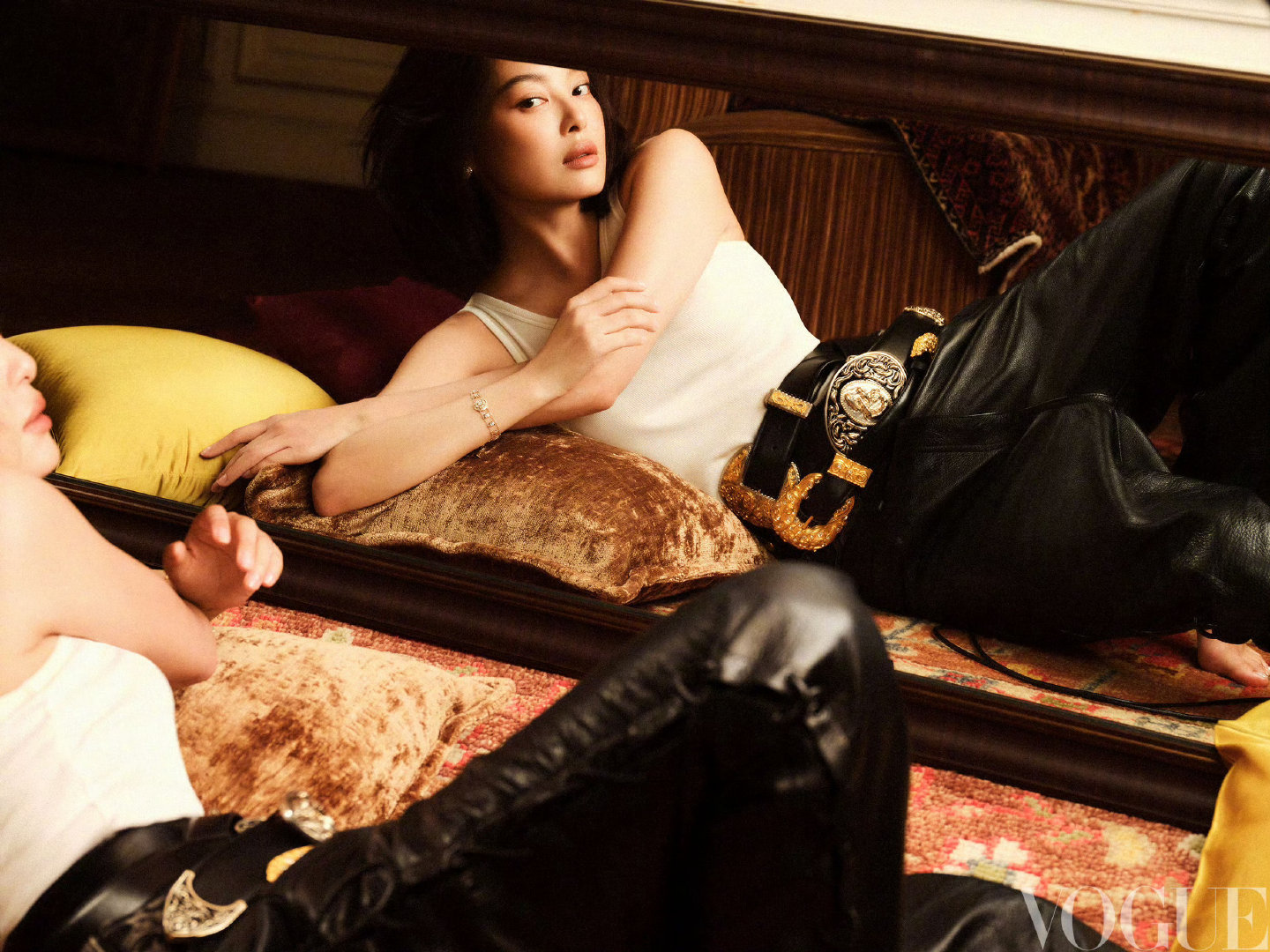 辛芷蕾登封VOGUEChina十月刊封面，连登金九银十，高奢品牌香奈儿加持，