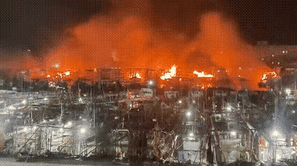 震惊！香港大火刚刚扑灭，昨晚北海港口又火烧连营，短短一两天接连出事故啊，先是香港
