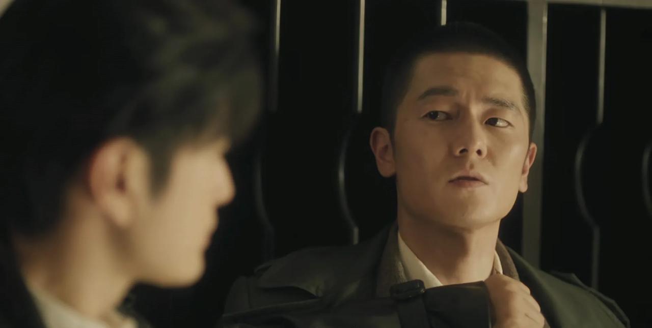 《潜渊》大结局，万万没想到司机赵迪竟是卧底一直以为梁朔的司机赵迪就是个小人物，
