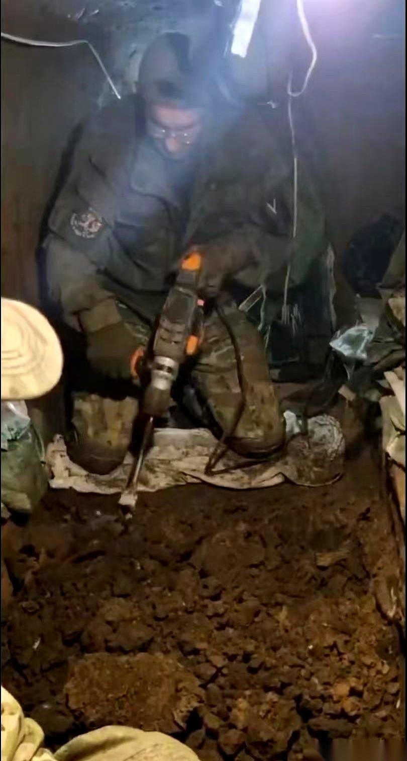 我跟你说，现在打仗最狠的一招是什么？不是什么高超音速导弹。是挖地道。你没听