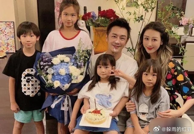 陈浩民夫妇自述撤离迪拜细节陈浩民带老婆跟岳父岳母去谈生意，遇到迪拜突发情况，撤离