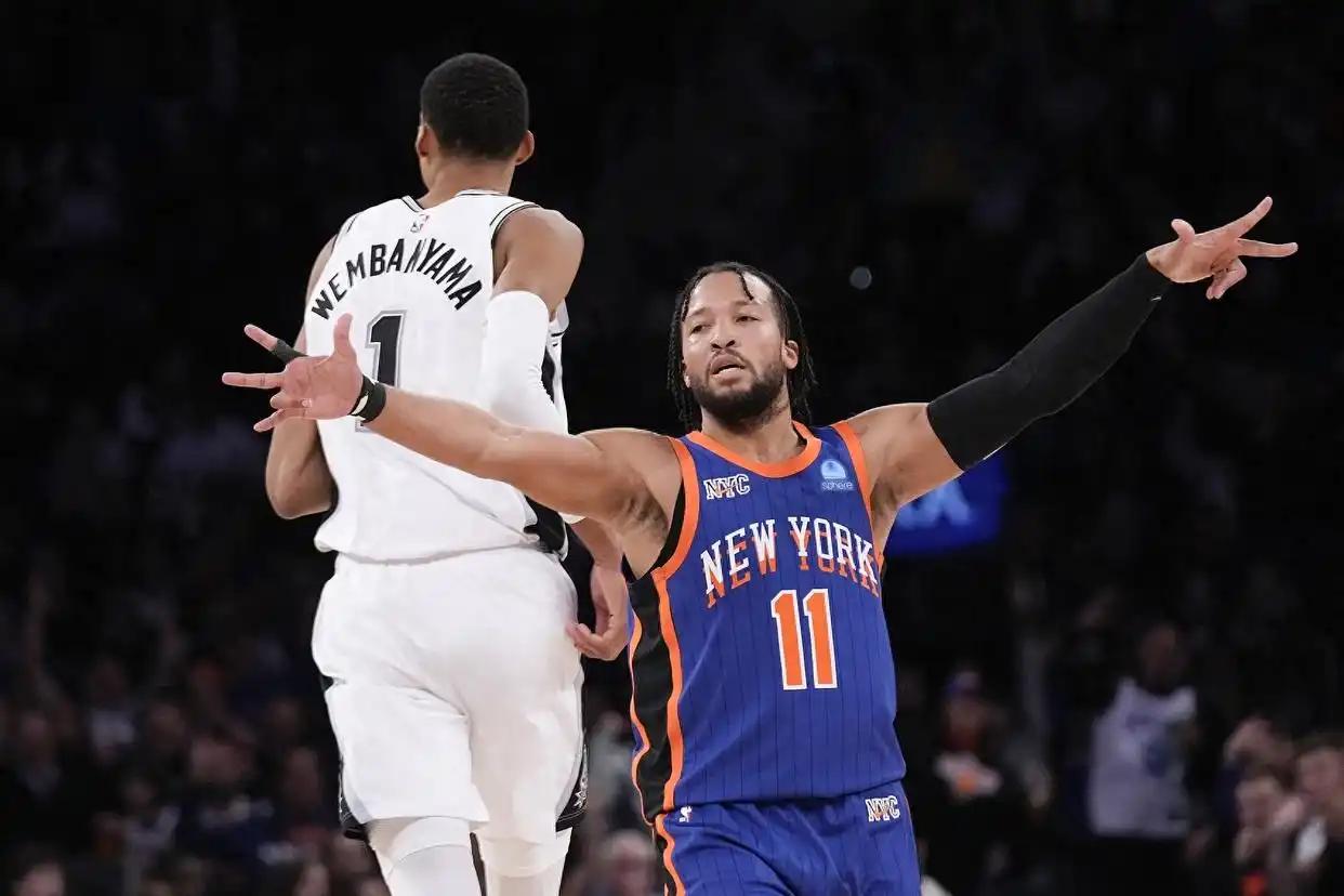 布伦森打的太给力了，帮助尼克斯在客场拿下马刺。只能说布伦森第四节连拿8分，更是在