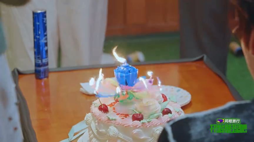 刘宇宁在开推过上生日了刘宇宁怎么在开推过上生日了推理节目突然变生日会了，刘宇宁