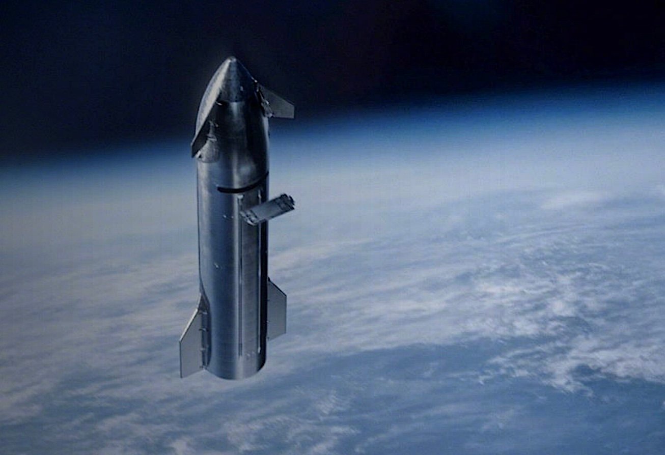 过去半个世纪，火箭是给卫星打工的。卫星工程师先画好图纸，定好尺寸和重量，火箭公司